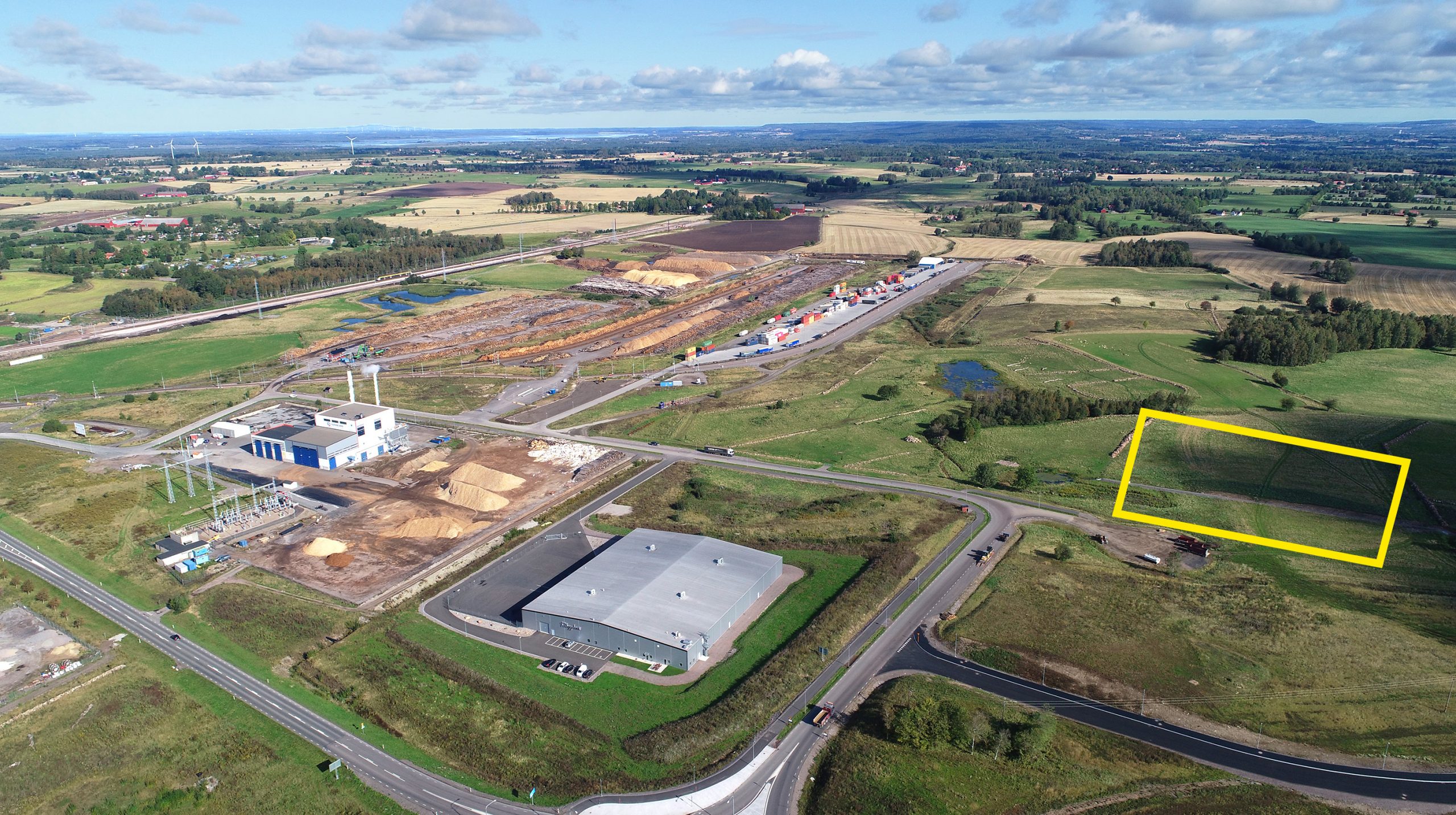 Betonmast bygger postterminal i falköping.